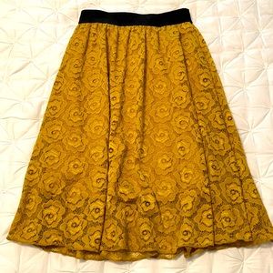 LuLaRoe lacy mustard-colored Lola skirt size XS